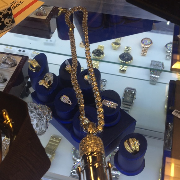 Lab made diamond solid silver. - Picture 1 of 4